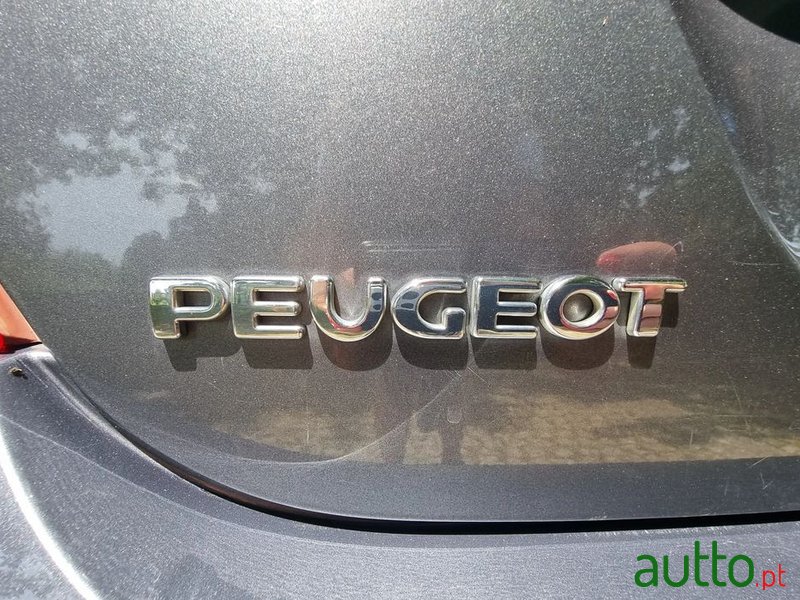 2010' Peugeot 207 photo #2
