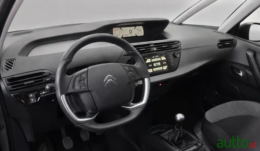 2017' Citroen C4 Picasso photo #6