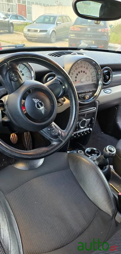 2012' MINI Coupé Cooper S photo #6