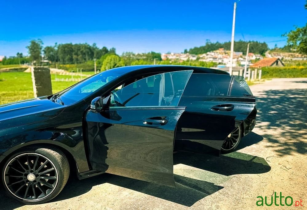 2015' Mercedes-Benz CLA 200 photo #2