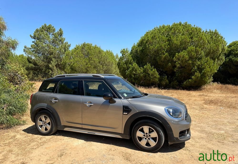 2018' MINI Countryman One D photo #3