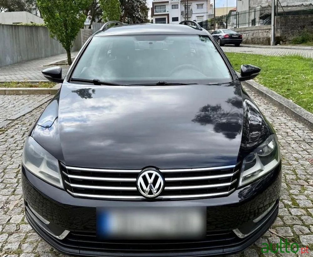 2011' Volkswagen Passat Variant photo #4