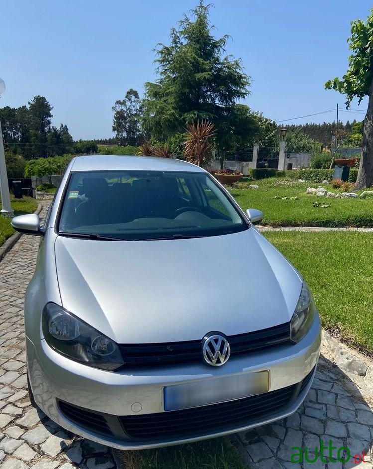 2010' Volkswagen Golf photo #1