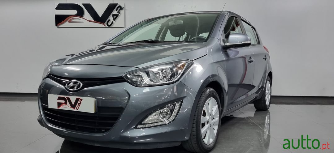 2013' Hyundai i20 photo #1