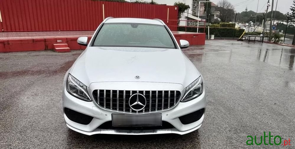 2018' Mercedes-Benz Classe C photo #2