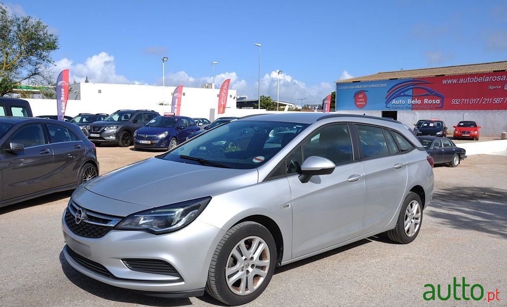 2017' Opel Astra Sports Tourer photo #3