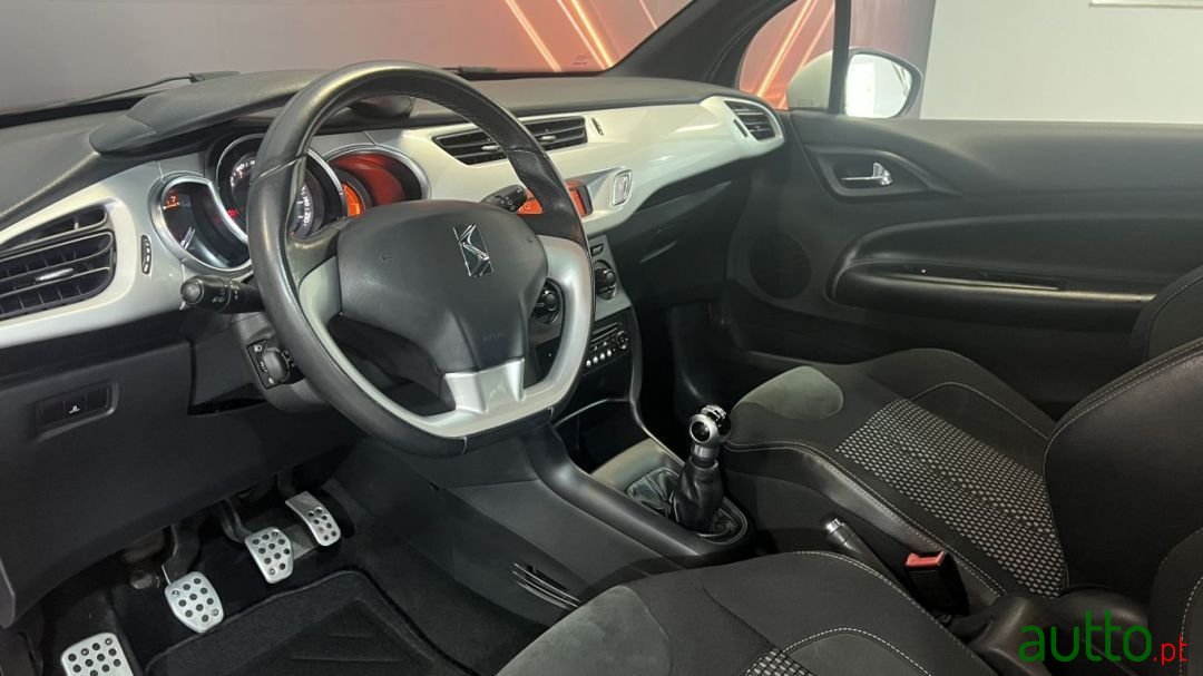 2010' Citroen DS3 photo #5