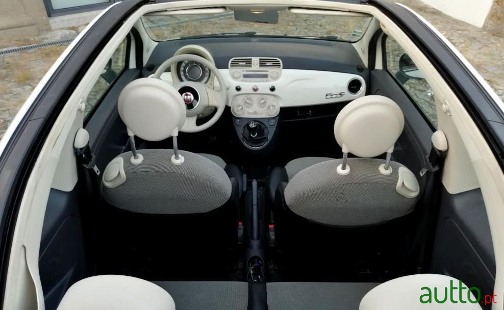 2010' Fiat 500C photo #2