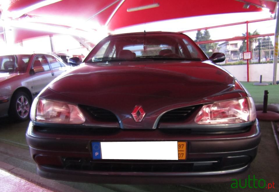 1997' Renault Megane photo #2