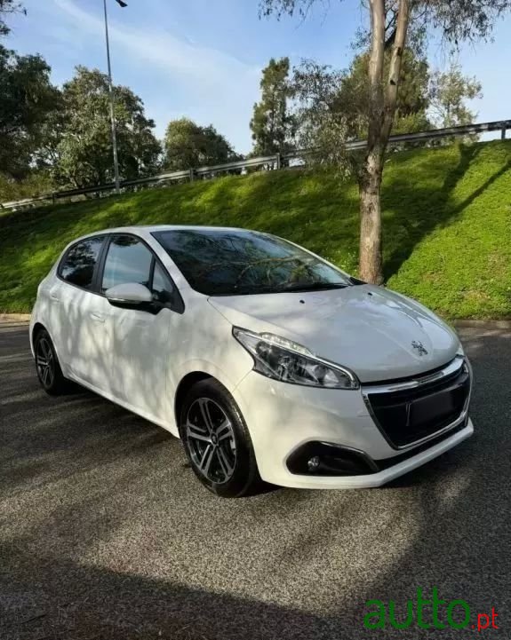2018' Peugeot 208 photo #2