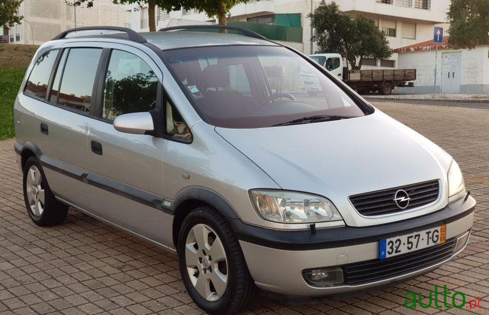 2002' Opel Zafira photo #3