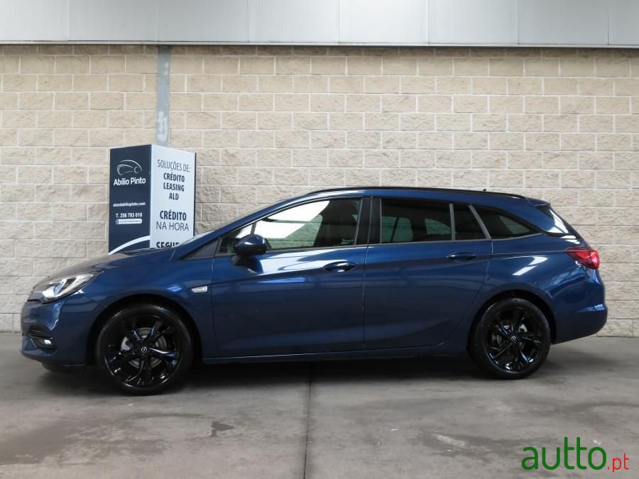 2020' Opel Astra Sports Tourer photo #2