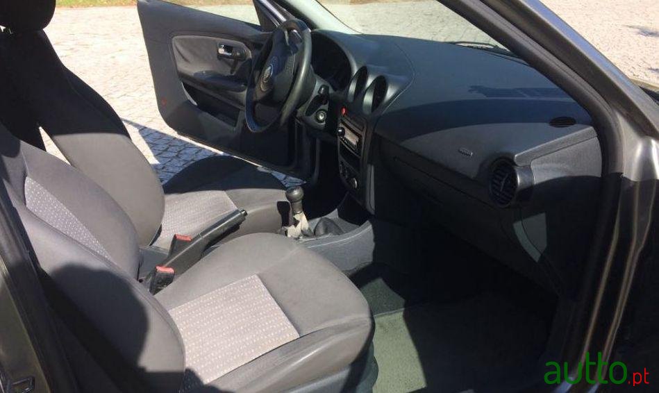 2005' SEAT Ibiza 1.2 12V photo #2