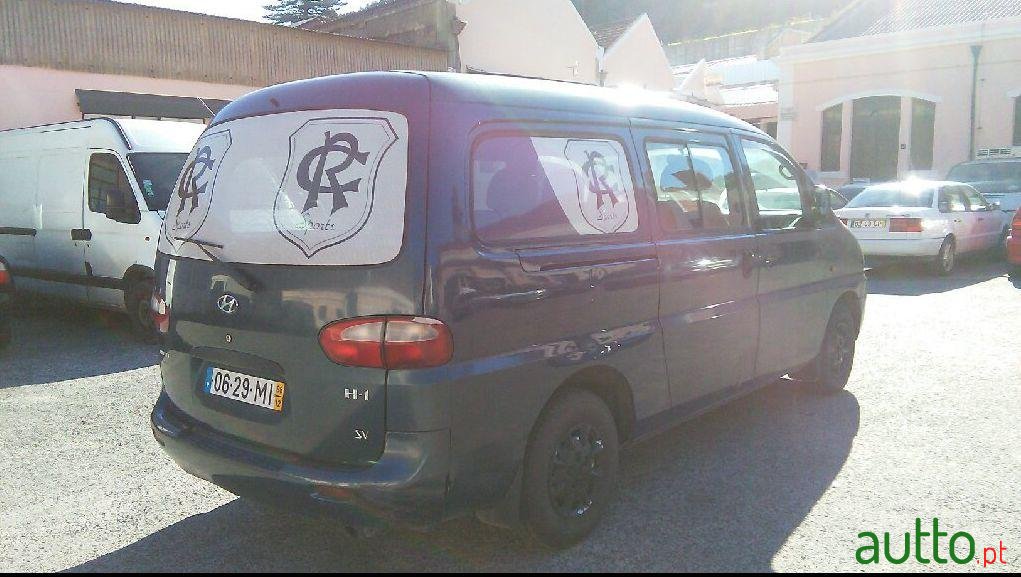 1998' Hyundai H-1 2.5 Td photo #2