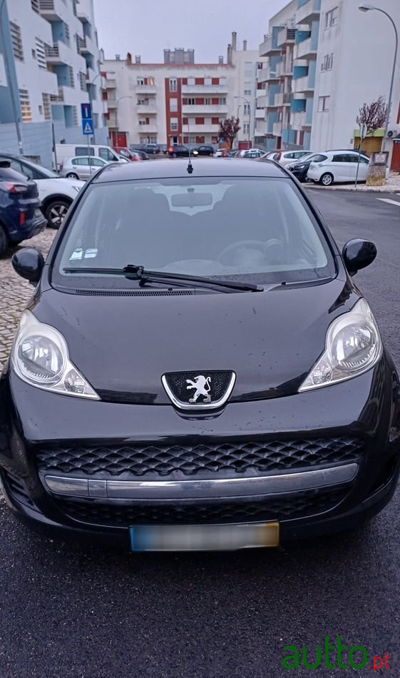 2010' Peugeot 107 1.0 Black&Silver photo #1