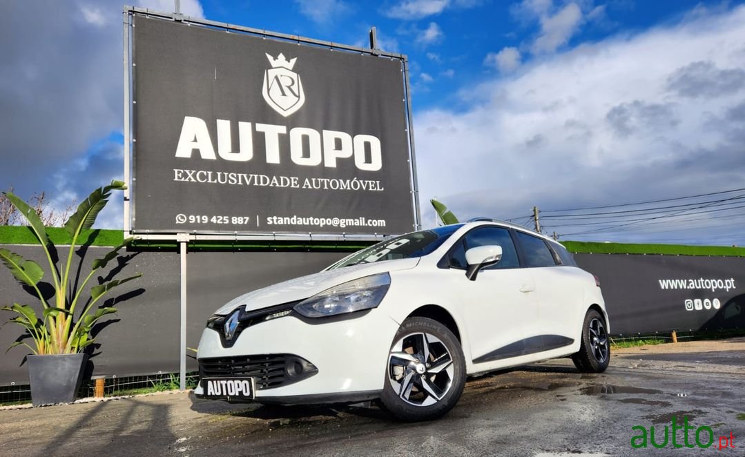 2015' Renault Clio Sport Tourer photo #1