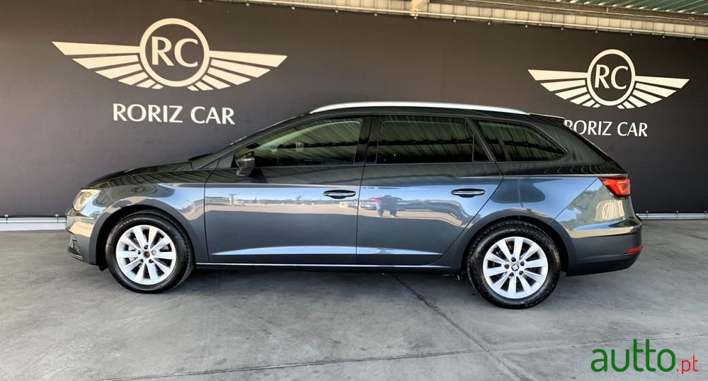 2019' SEAT Leon St photo #4