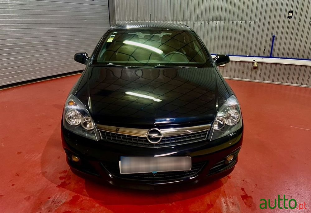 2008' Opel Astra Gtc photo #2