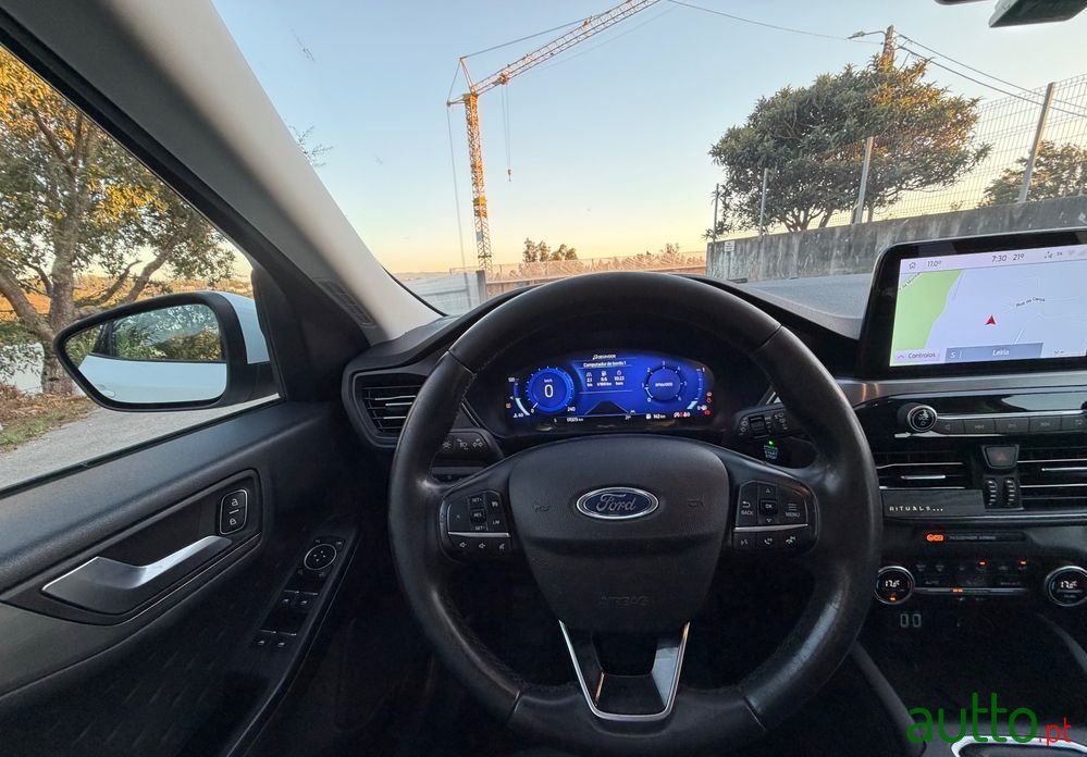 2021' Ford Kuga photo #6
