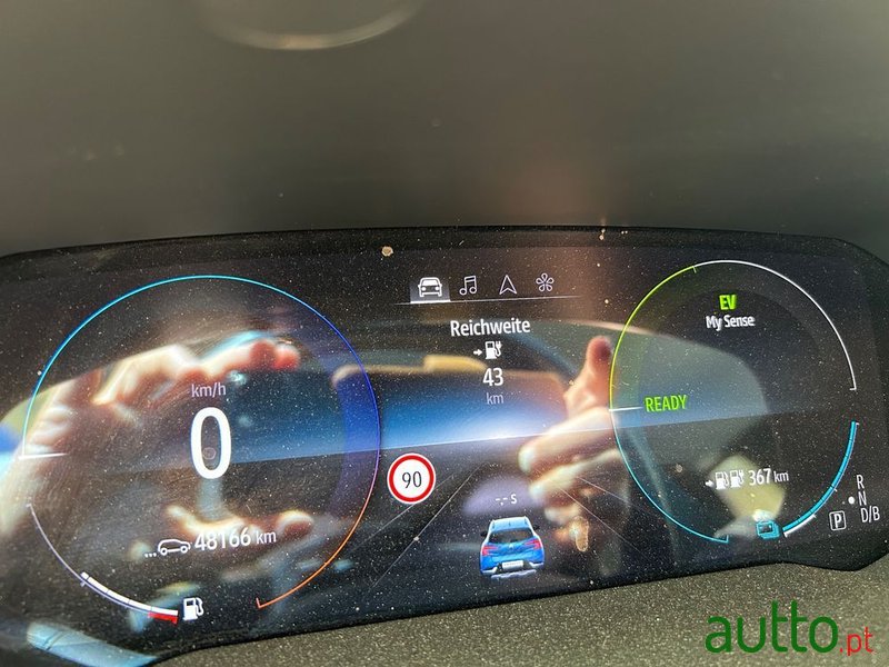 2020' Renault Captur 1.6 E-Tech Plug-In Intens photo #6