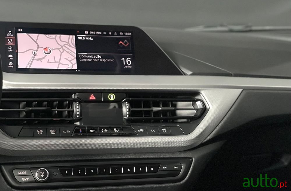 2021' BMW Série 1 D Advantage Auto photo #6