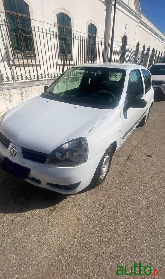 2008' Renault Clio photo #4