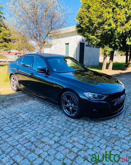 2015' BMW 318 photo #1