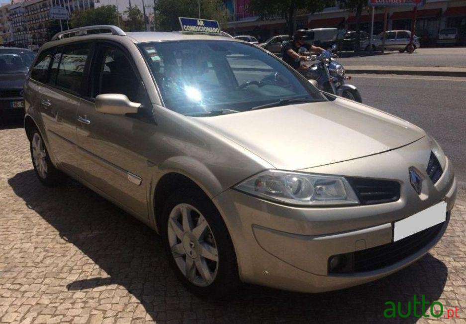 2006' Renault Megane Break photo #1