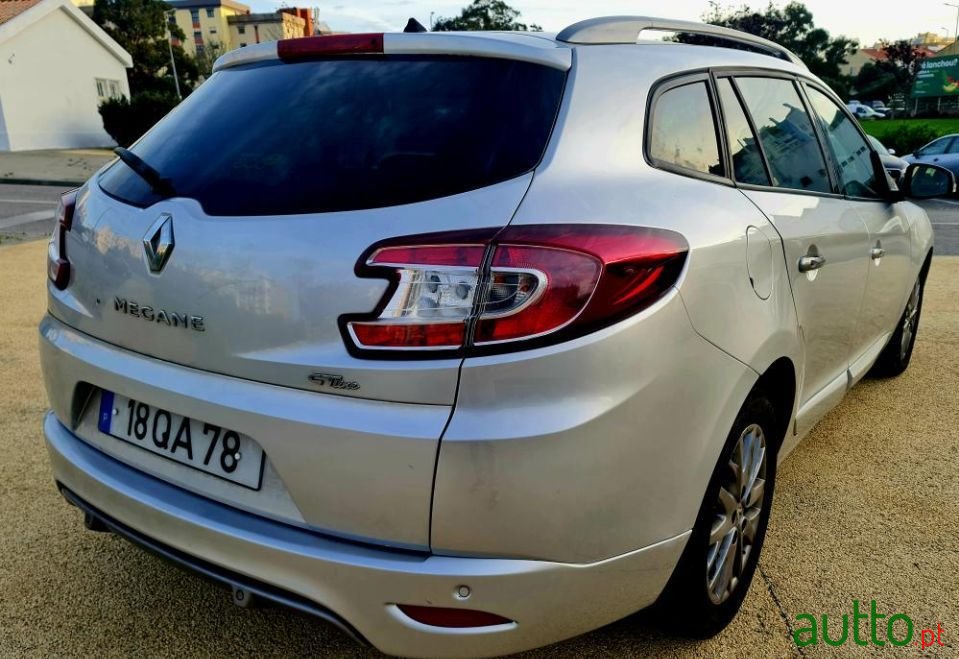 2015' Renault Megane Sport Tourer photo #6