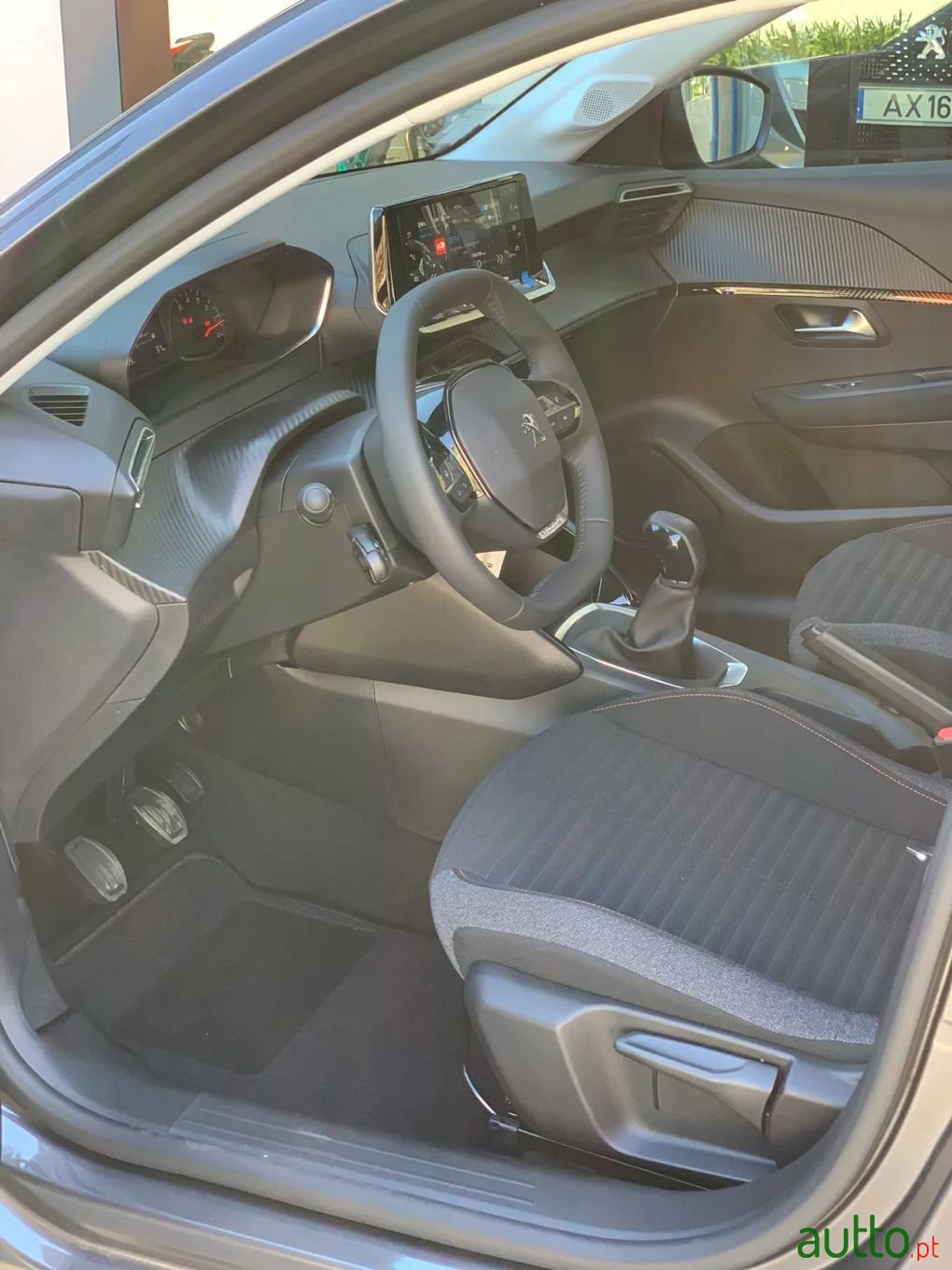 2023' Peugeot 208 photo #5