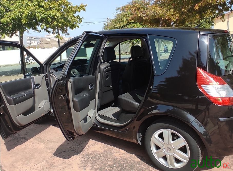 2006' Renault Scenic photo #4