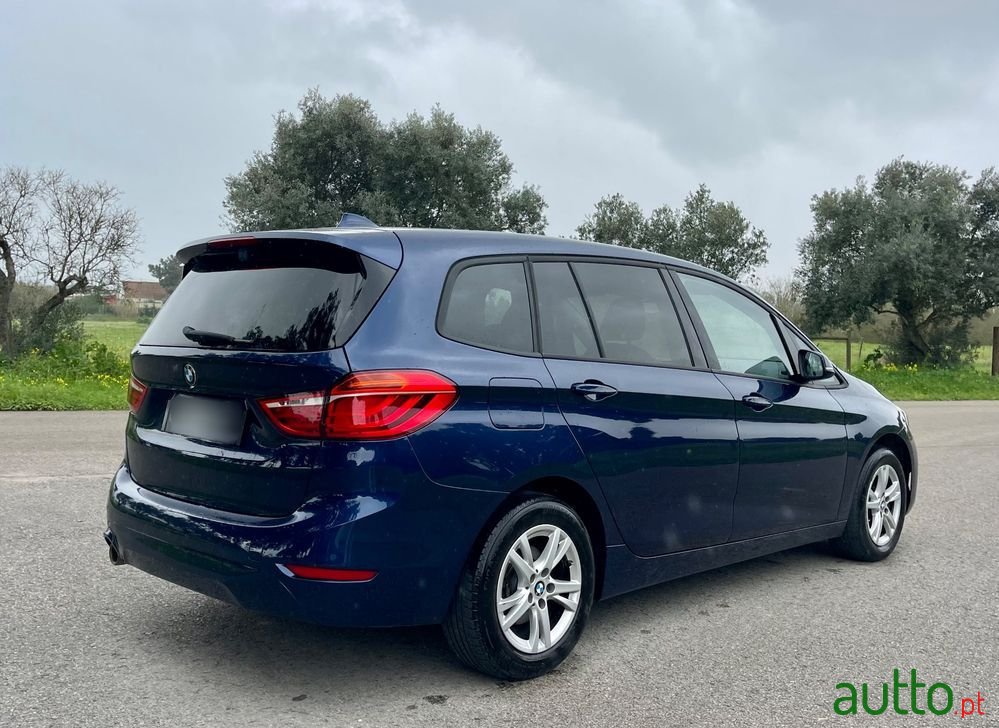 2020' BMW Série 2 I 7L Advantage photo #5