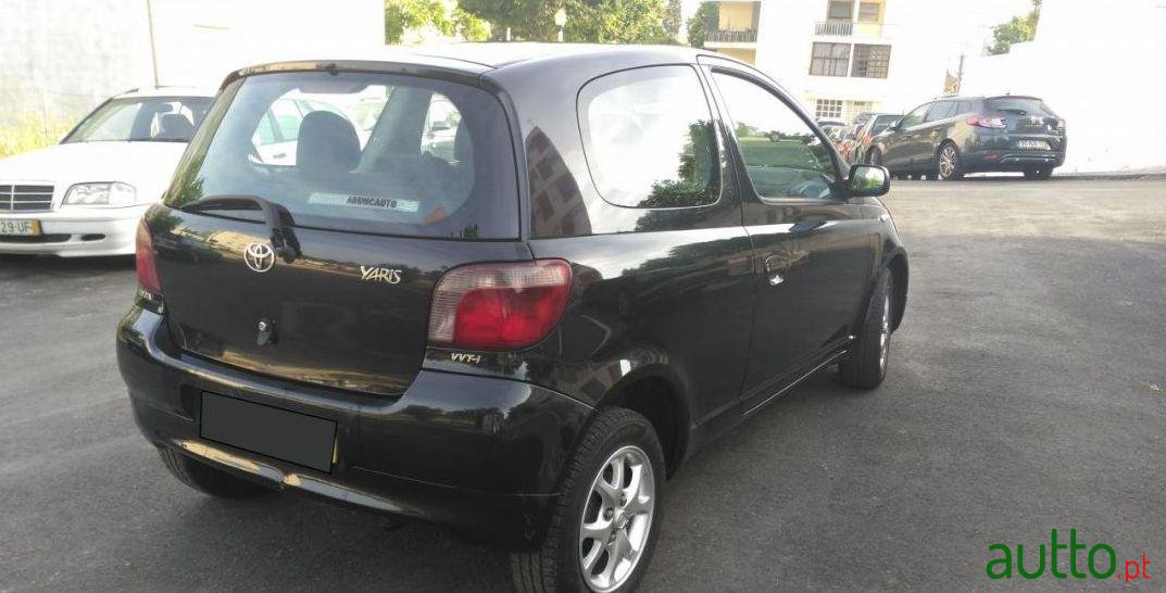 2002' Toyota Yaris 1.0 Sol Ac photo #2