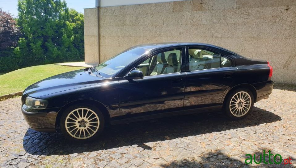 2000' Volvo S60 Ver-2-3-T5 photo #3