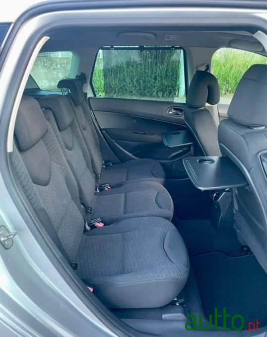 2008' Peugeot 308 Sw photo #5