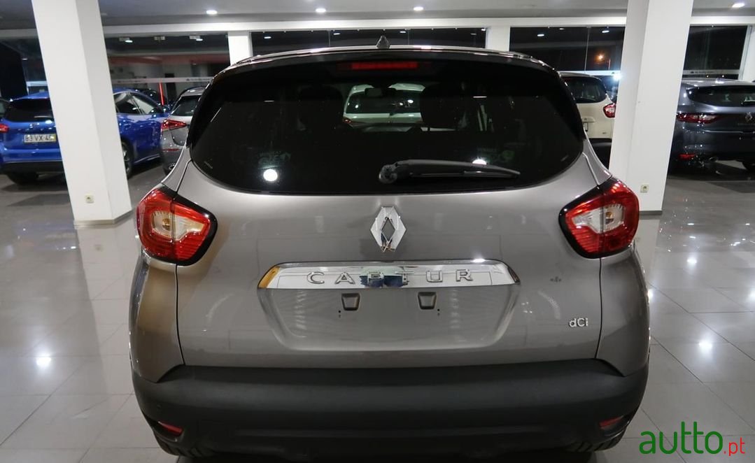 2015' Renault Captur photo #5