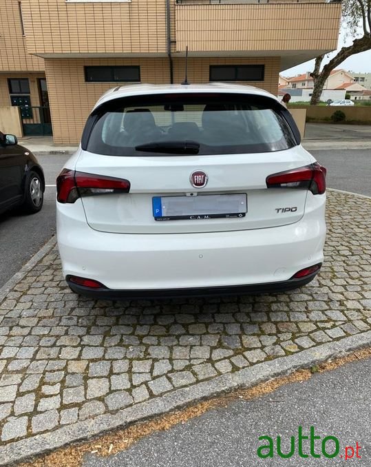 2020' Fiat Tipo photo #2