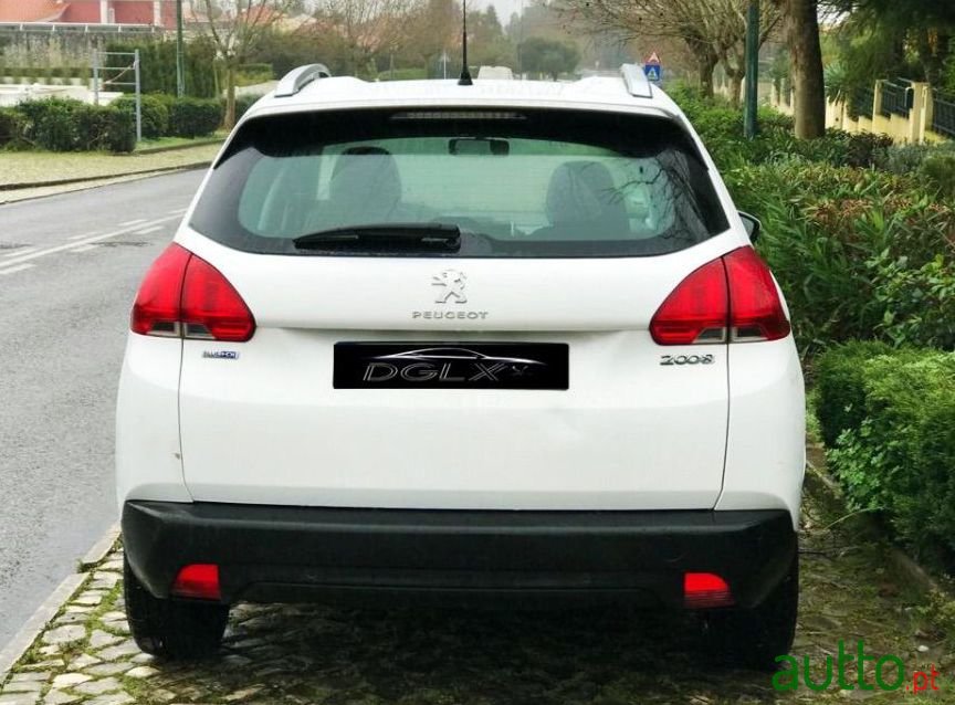 2015' Peugeot 2008 photo #2