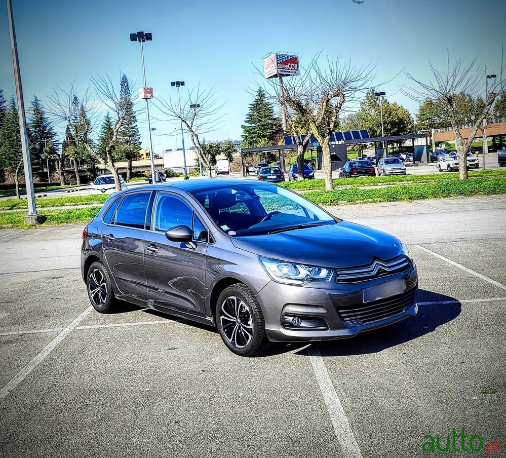 2017' Citroen C4 Puretech photo #1