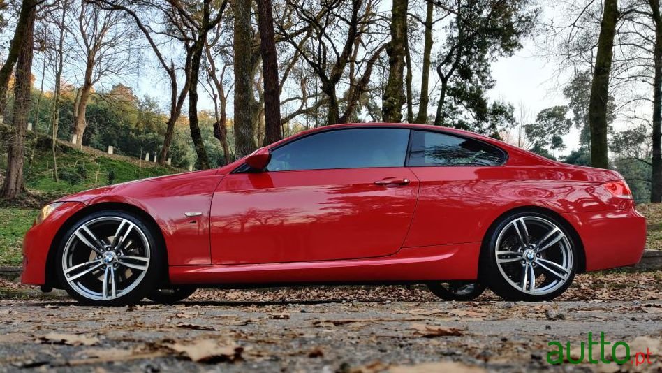 2008' BMW 320 D photo #2