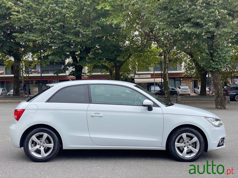 2011' Audi A1 Sport photo #5