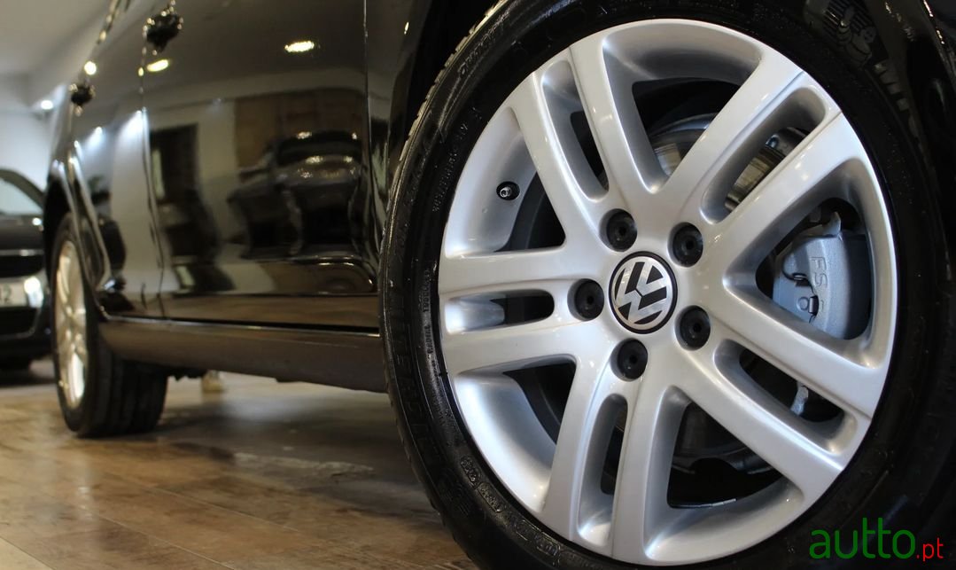 2007' Volkswagen Jetta photo #5