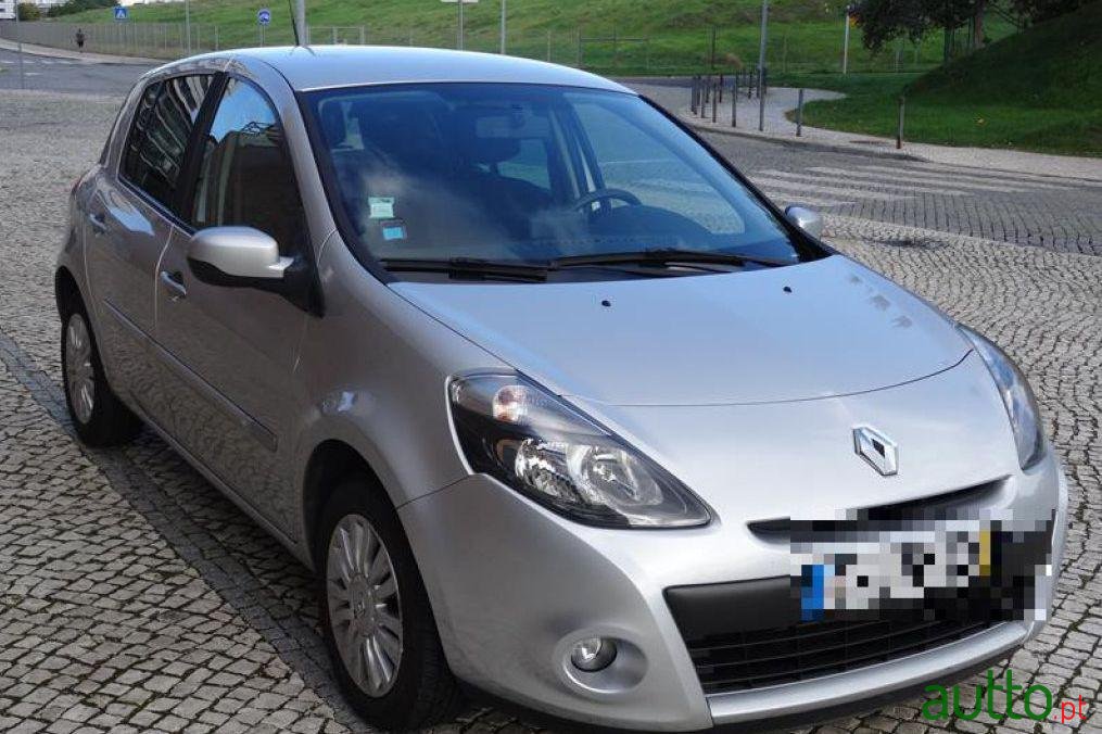 2009' Renault Clio 1.2 16V Dynamique S photo #2