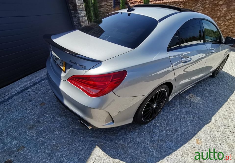 2013' Mercedes-Benz Cla-220 photo #4