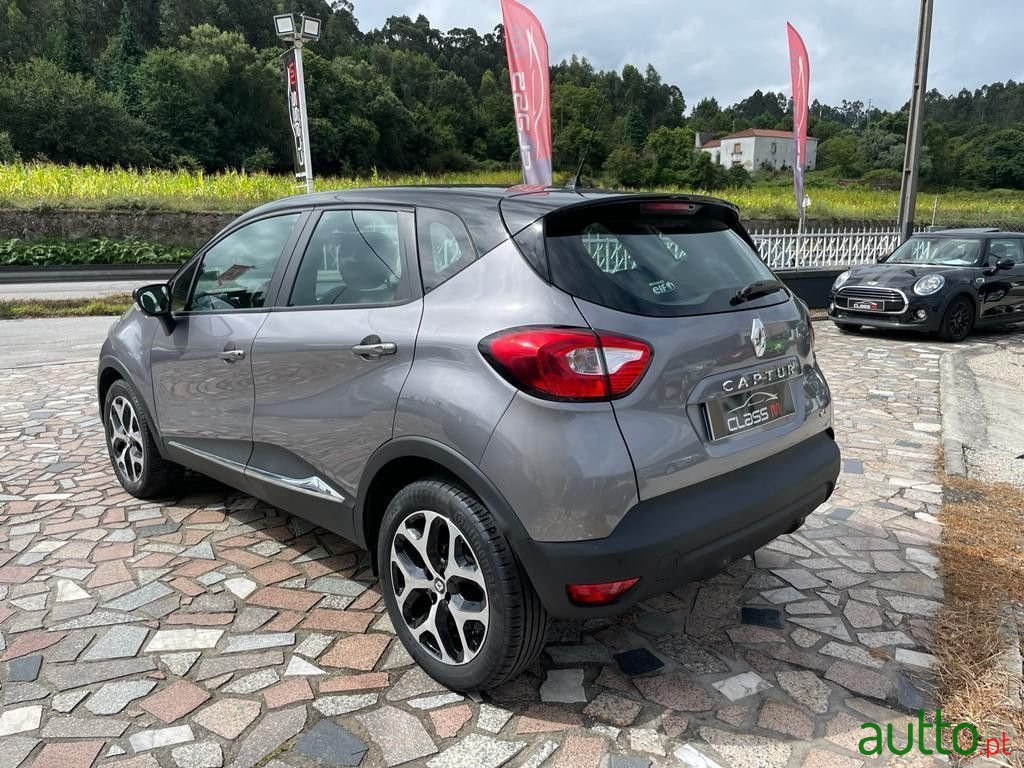 2016' Renault Captur photo #6