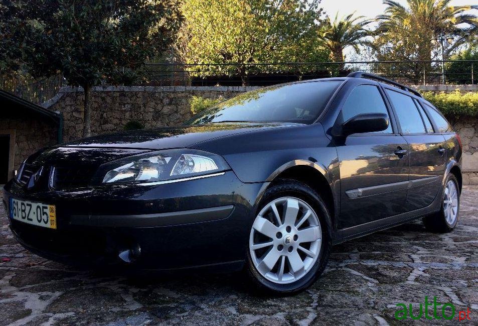2006' Renault Laguna Break photo #2