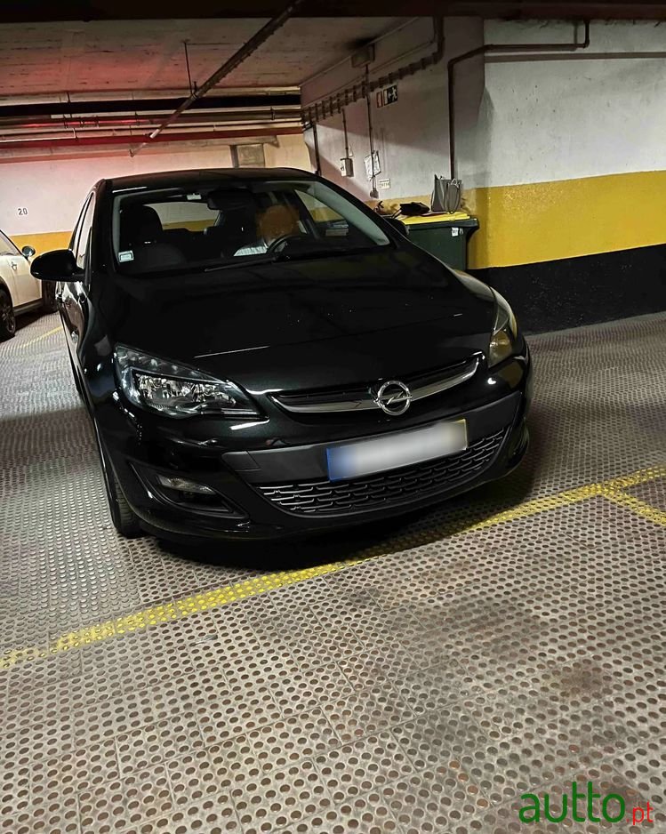 2015' Opel Astra photo #4