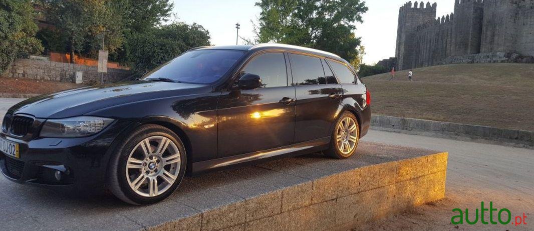 2011' BMW 320 photo #1