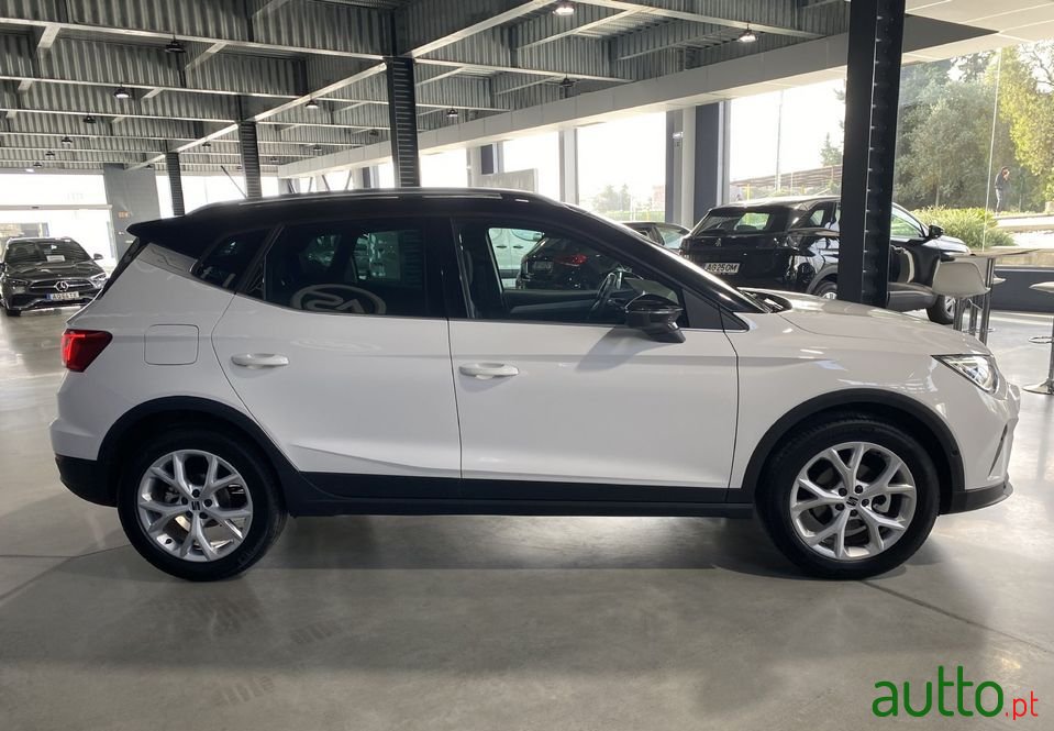 2022' SEAT Arona photo #5