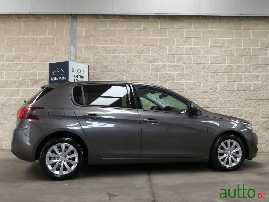 2020' Peugeot 308 photo #5